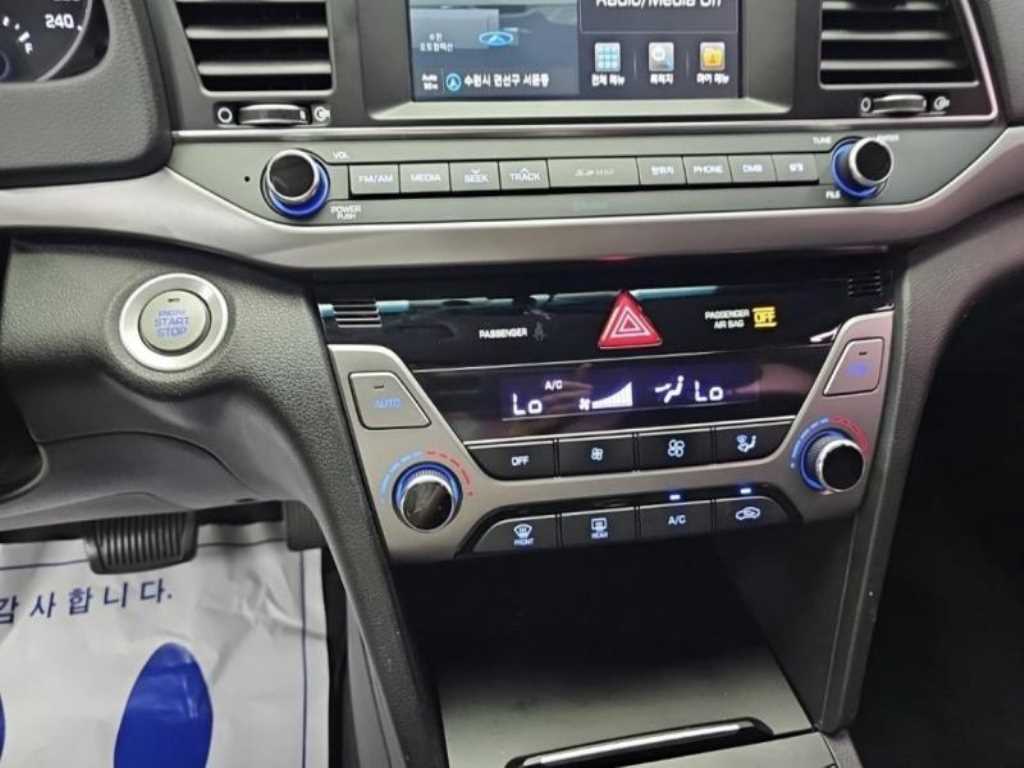 Hyundai Avante — photo 10