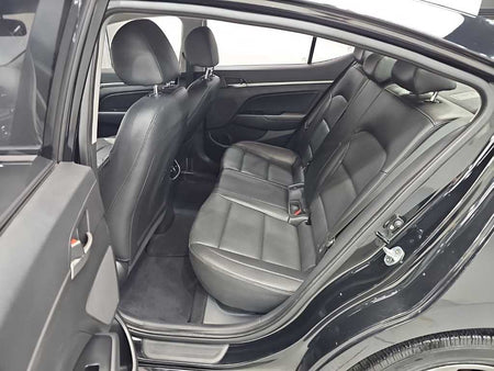 Hyundai Avante — photo 12
