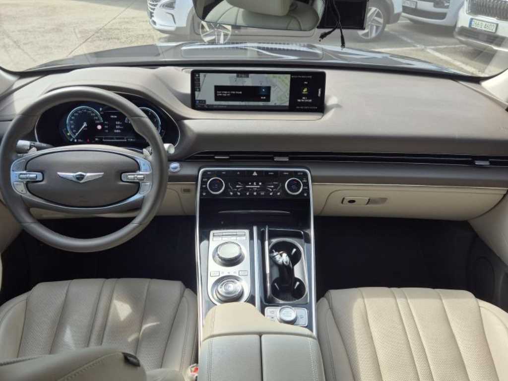 Genesis GV80 — photo 05