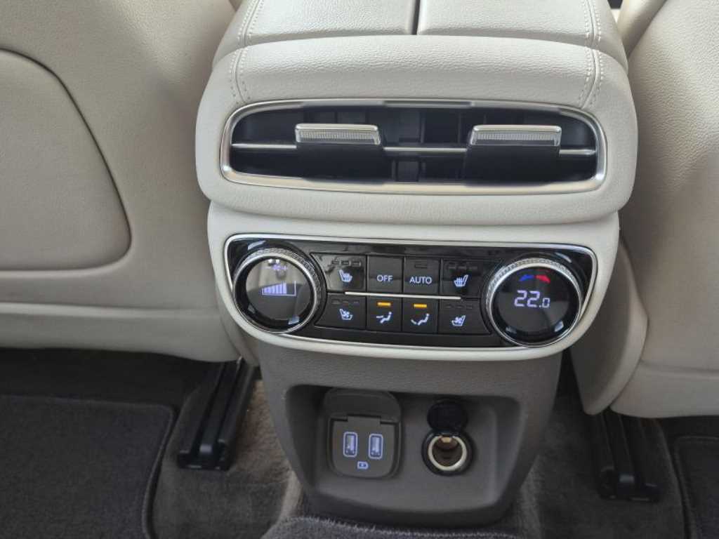 Genesis GV80 — photo 17