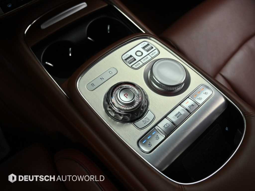 Genesis G90 — photo 09