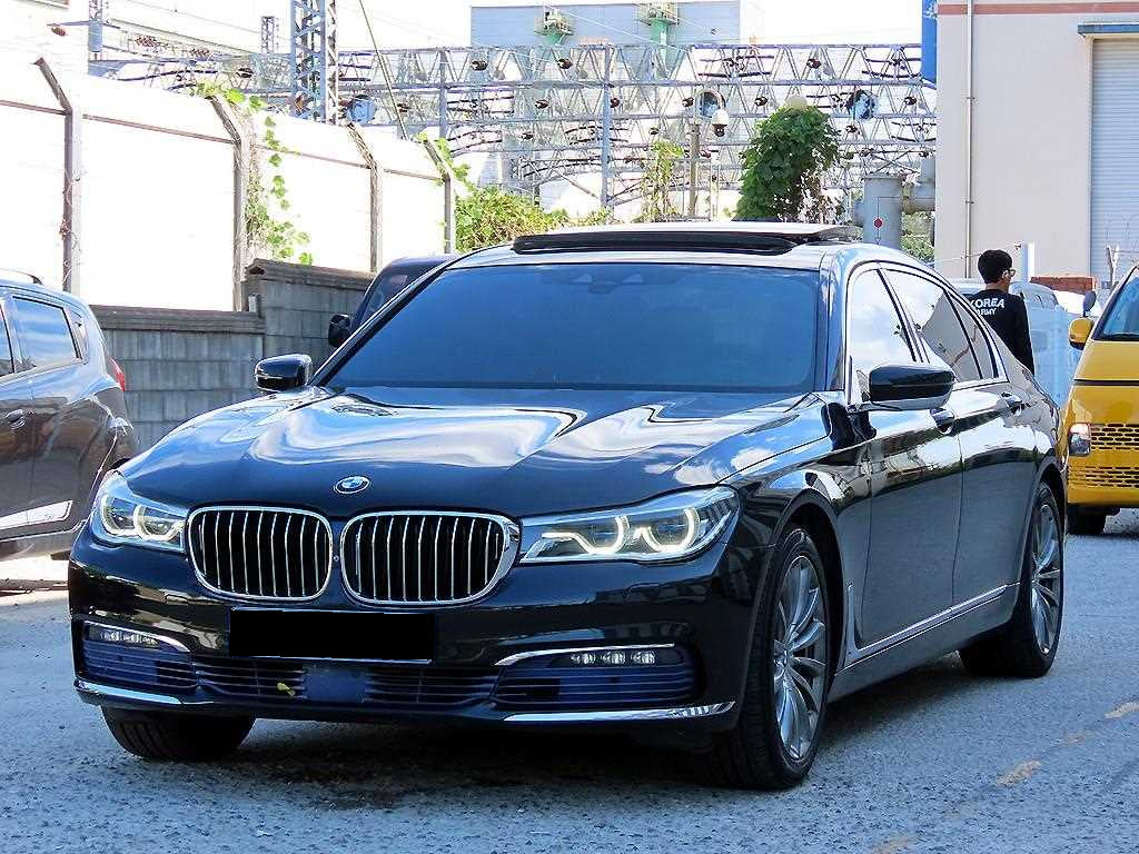 BMW 7-Series — photo 02