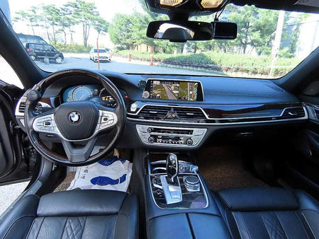 BMW 7-Series — photo 07