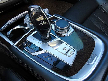 BMW 7-Series — photo 11