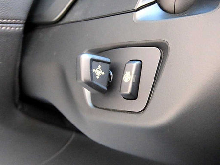 BMW 7-Series — photo 12