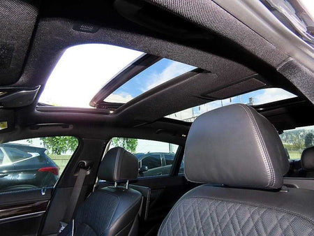 BMW 7-Series — photo 17