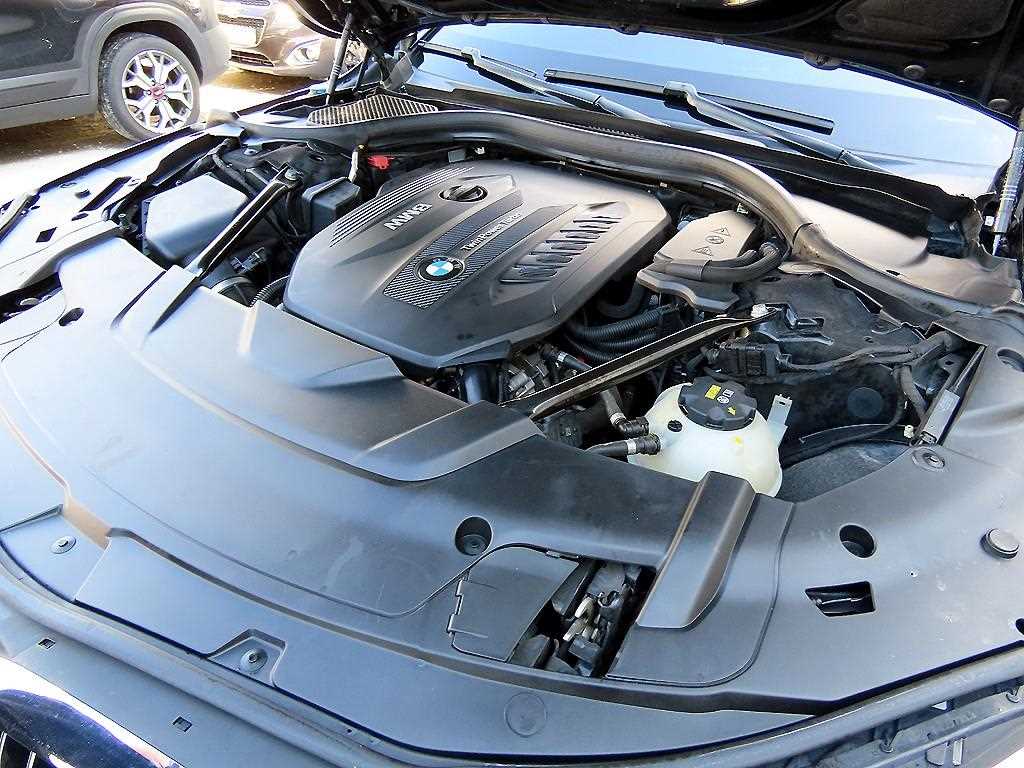 BMW 7-Series — photo 19