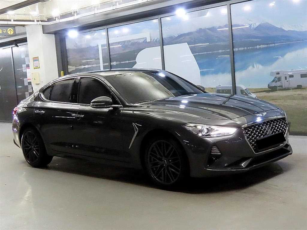 Genesis G70 — photo 01