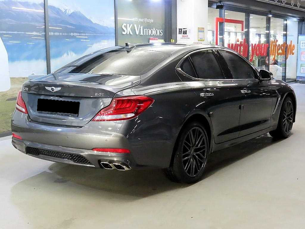 Genesis G70 — photo 04