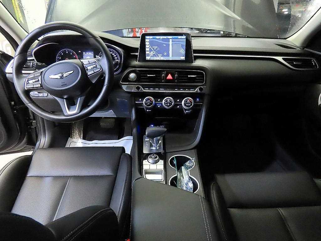Genesis G70 — photo 10