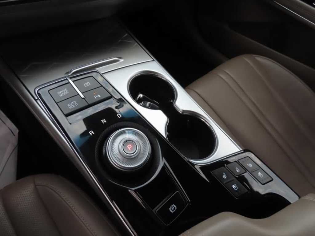 Kia K8 — photo 16
