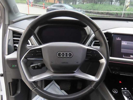 Audi Q4 e-tron — photo 12