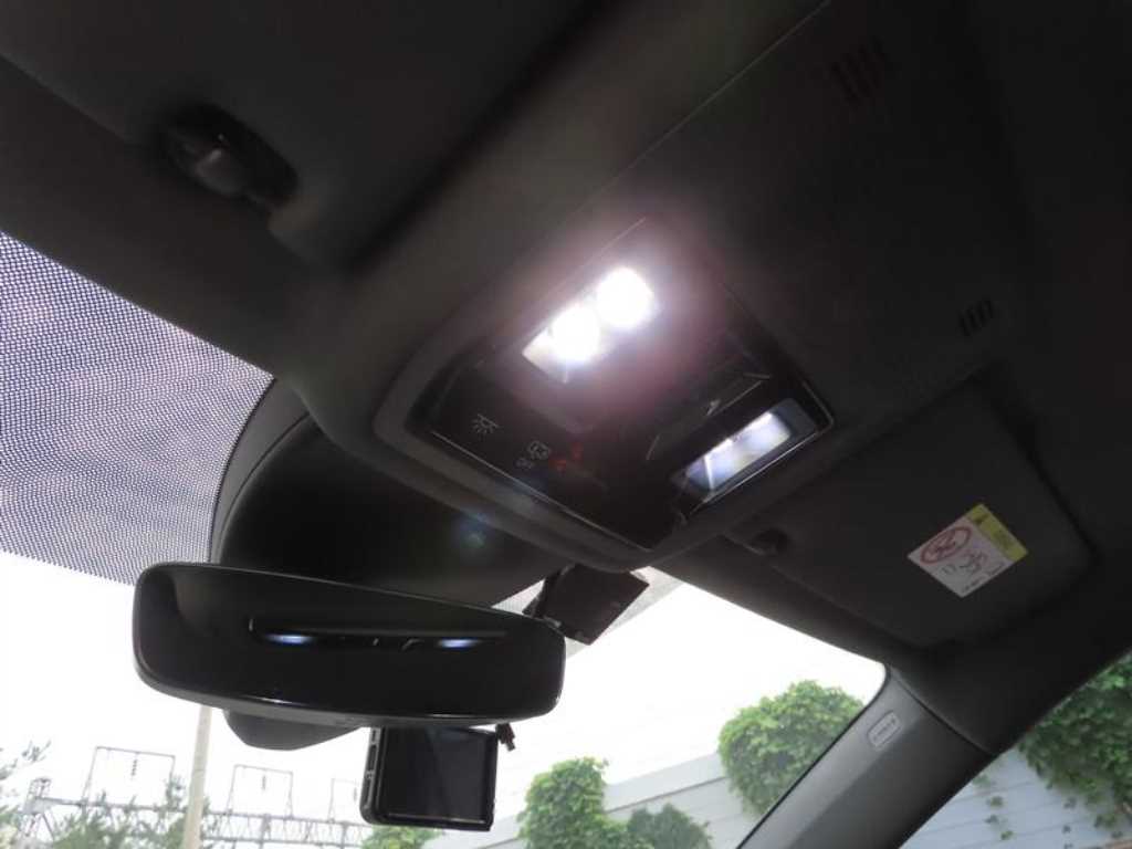 Audi Q4 e-tron — photo 17