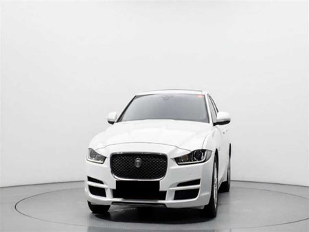 Jaguar XE — photo 03