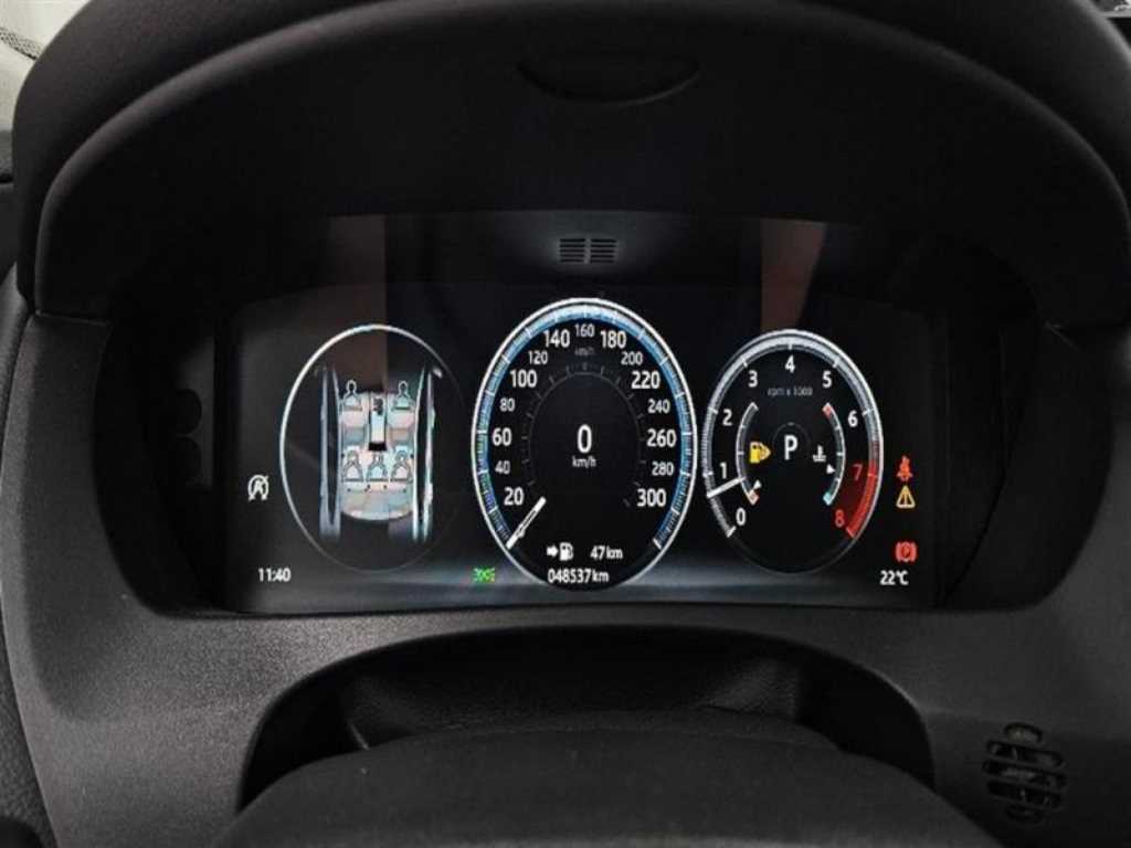 Jaguar XE — photo 08