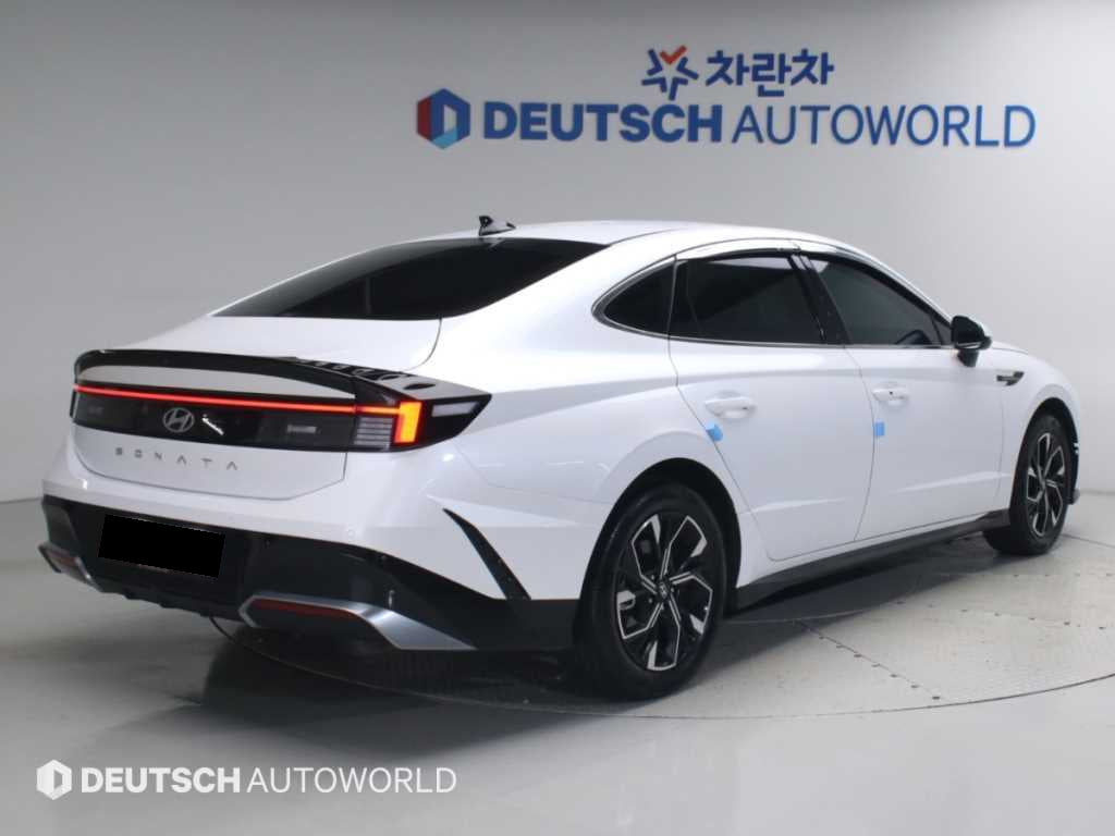 Hyundai Sonata — photo 02