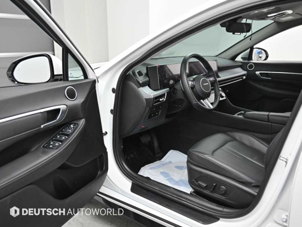 Hyundai Sonata — photo 11