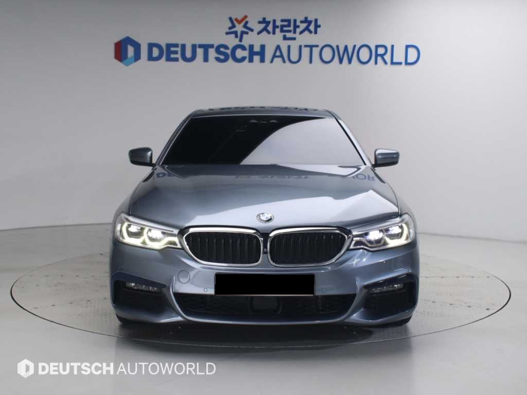 BMW 5-Series — photo 03