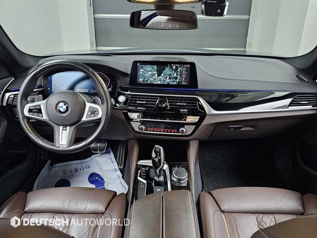 BMW 5-Series — photo 07
