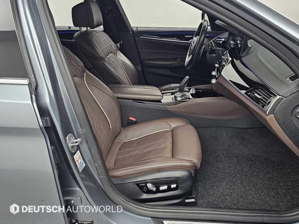 BMW 5-Series — photo 10
