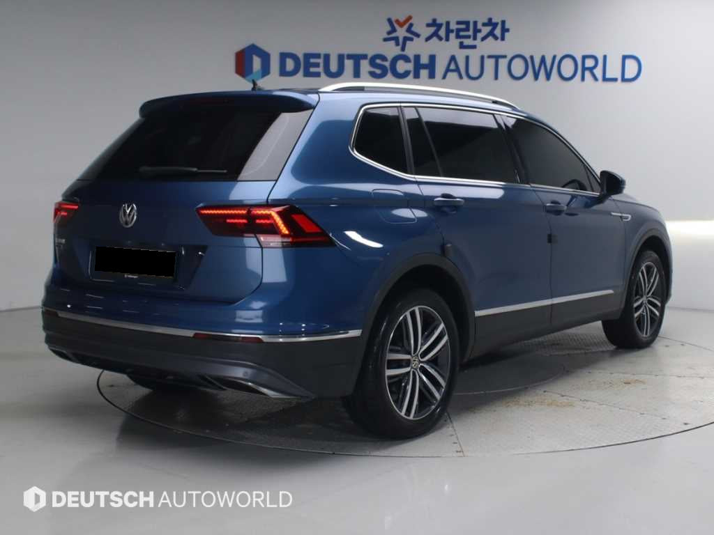 Volkswagen Tiguan — photo 02
