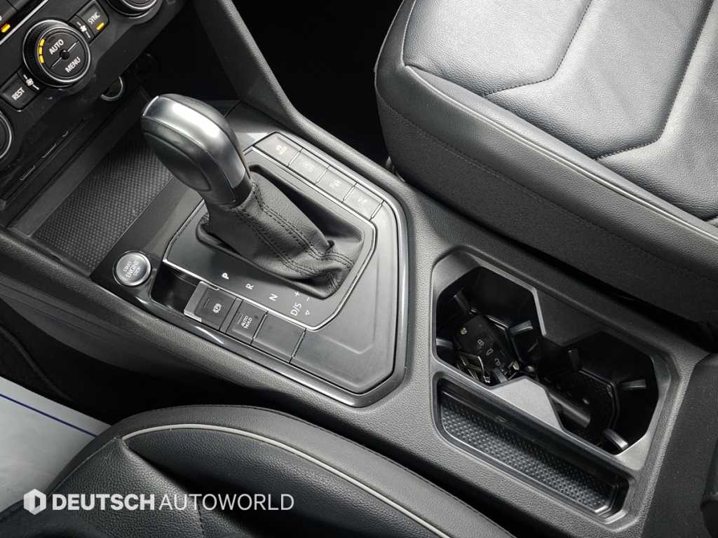 Volkswagen Tiguan — photo 09