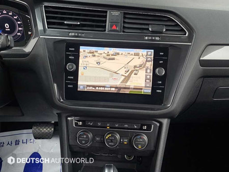 Volkswagen Tiguan — photo 14