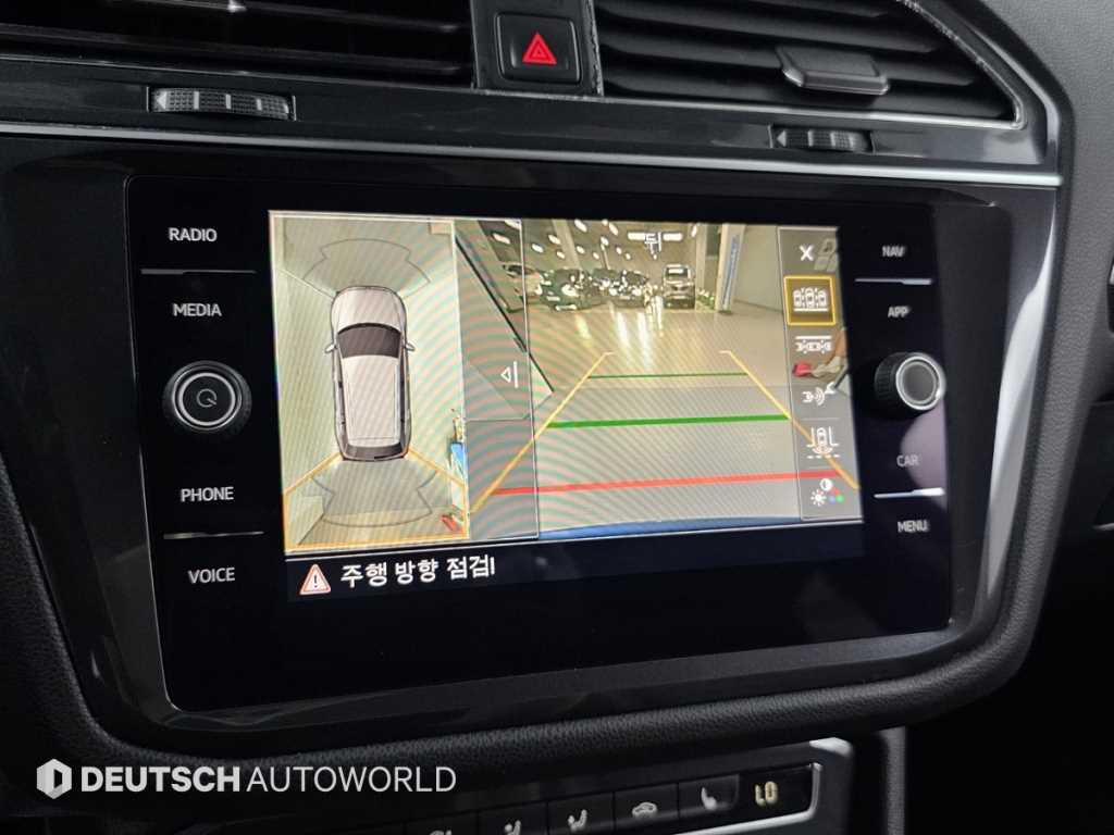 Volkswagen Tiguan — photo 15