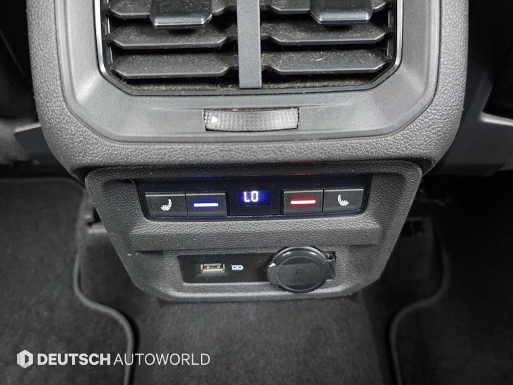 Volkswagen Tiguan — photo 16
