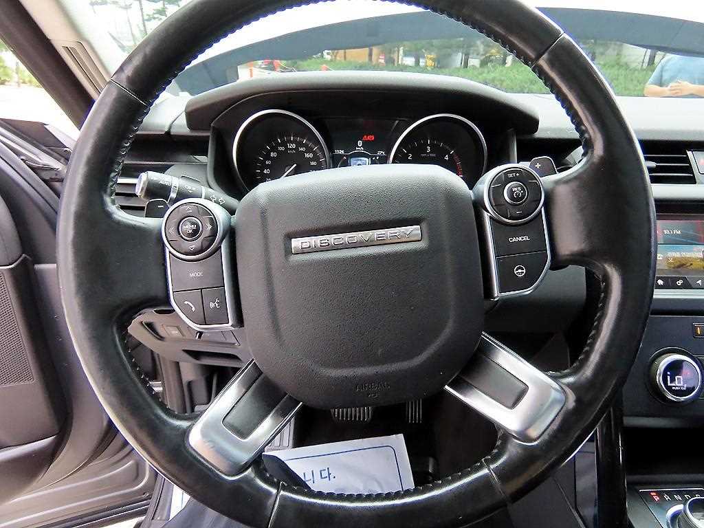 Land Rover Discovery — photo 08
