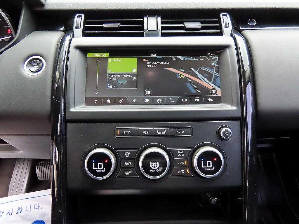 Land Rover Discovery — photo 12