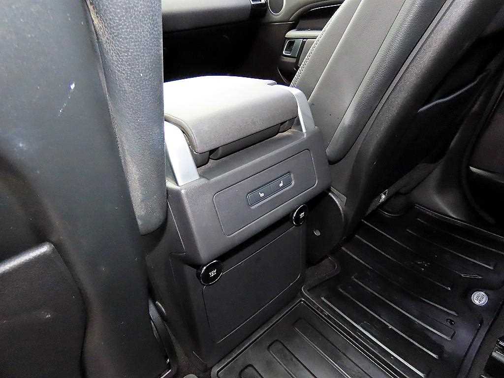 Land Rover Discovery — photo 15