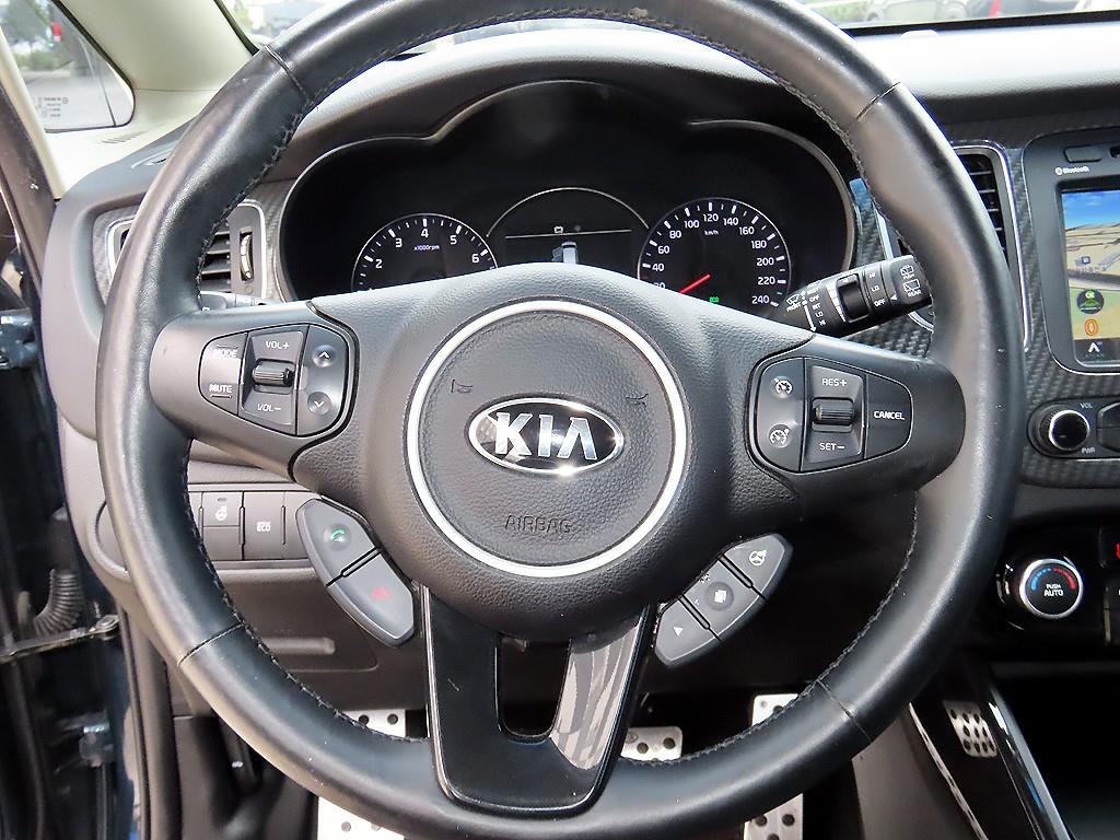 Kia Carens — photo 08