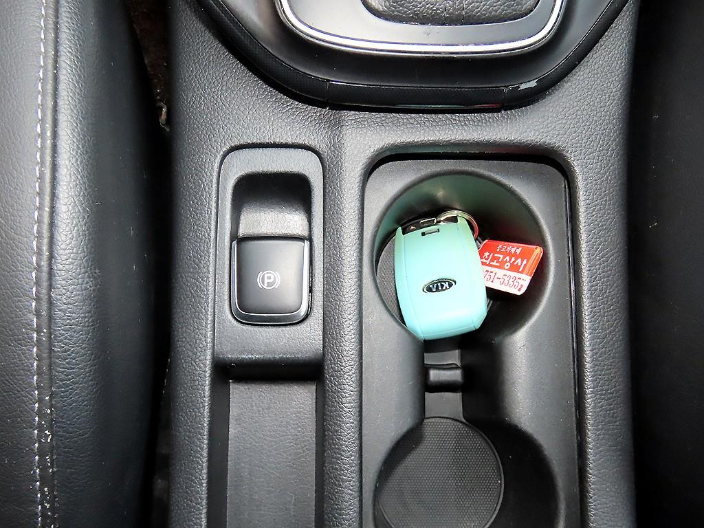 Kia Carens — photo 12