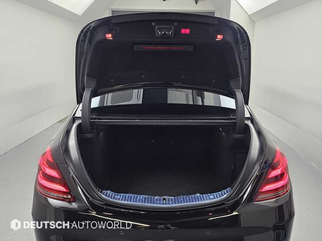 Mercedes-Benz S-Class — photo 19