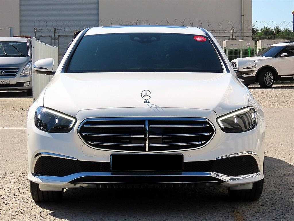 Mercedes-Benz E-Class — photo 02