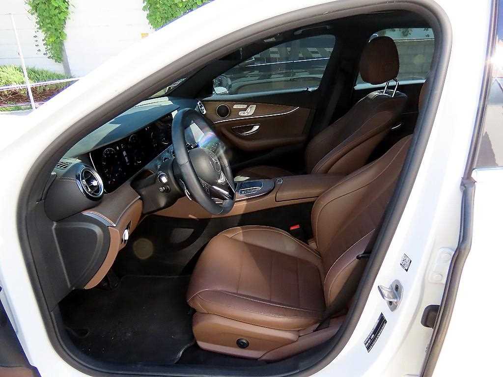 Mercedes-Benz E-Class — photo 05