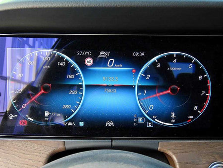 Mercedes-Benz E-Class — photo 09