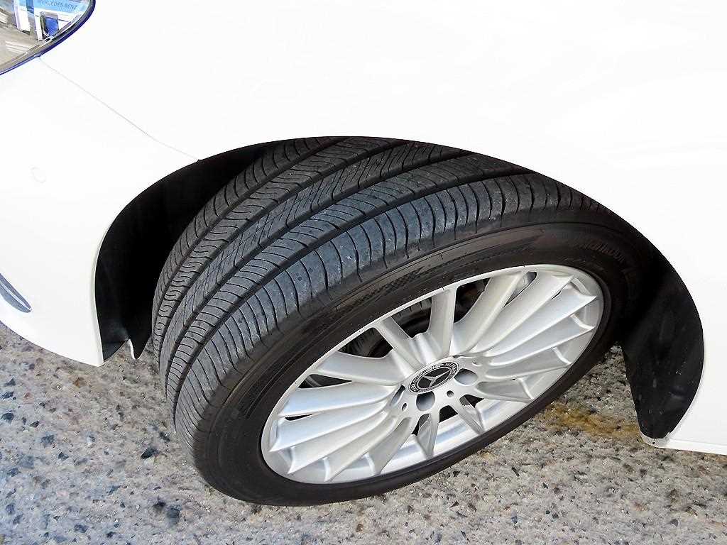 Mercedes-Benz E-Class — photo 20