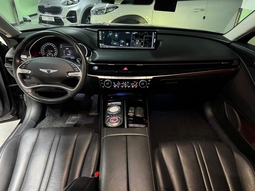 Genesis G80 — photo 08