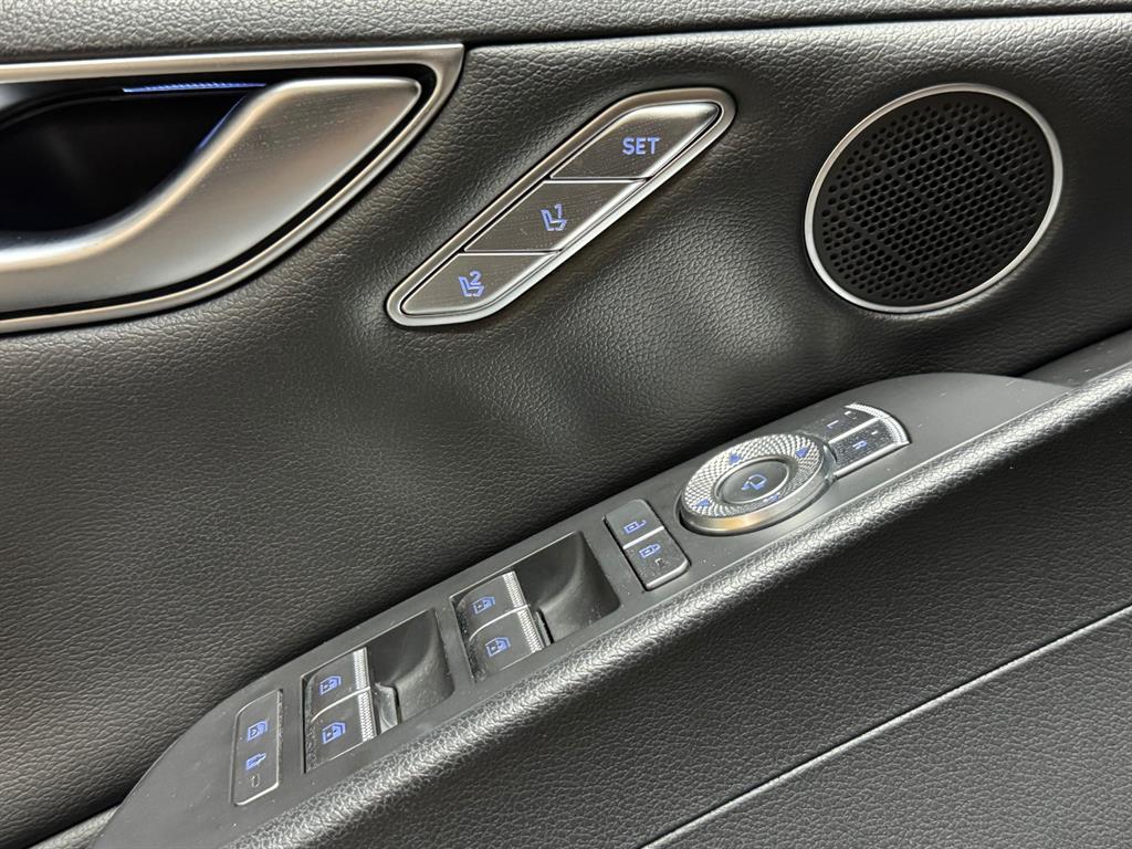 Genesis G80 — photo 15