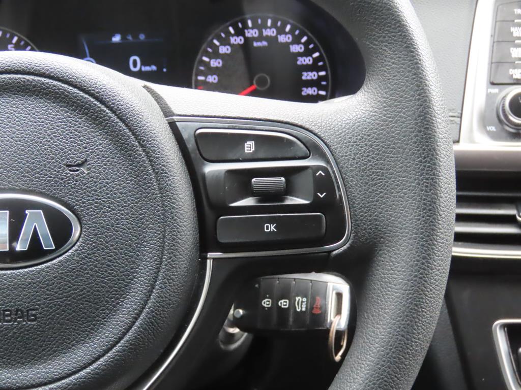 Kia K5 — photo 10