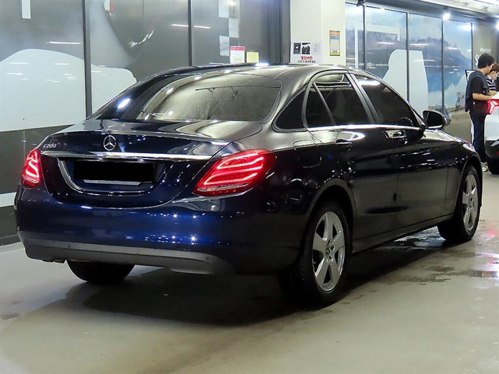 Mercedes-Benz C-Class — photo 04