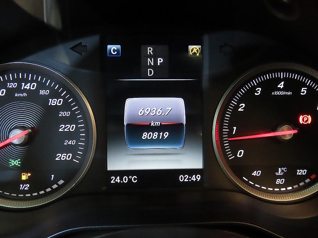 Mercedes-Benz C-Class — photo 09