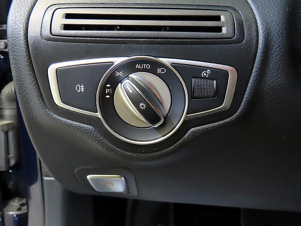 Mercedes-Benz C-Class — photo 14