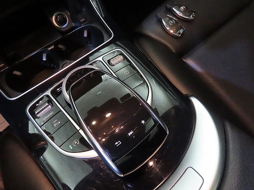 Mercedes-Benz C-Class — photo 15