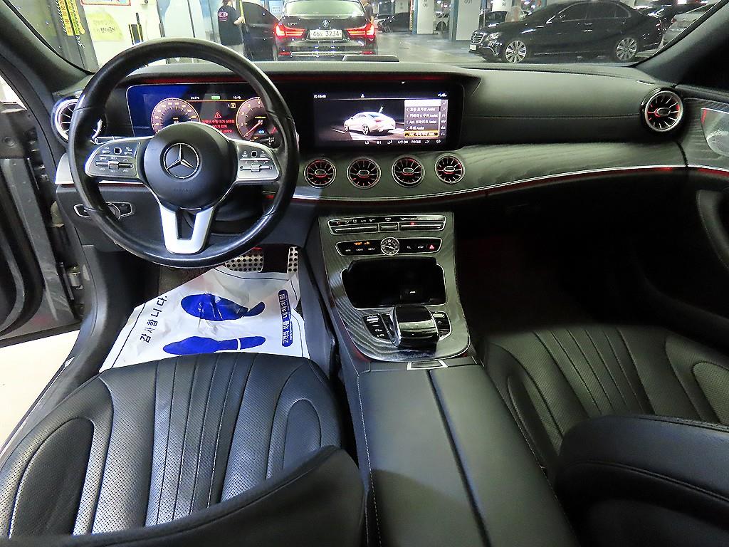 Mercedes-Benz CLS-Class — photo 10