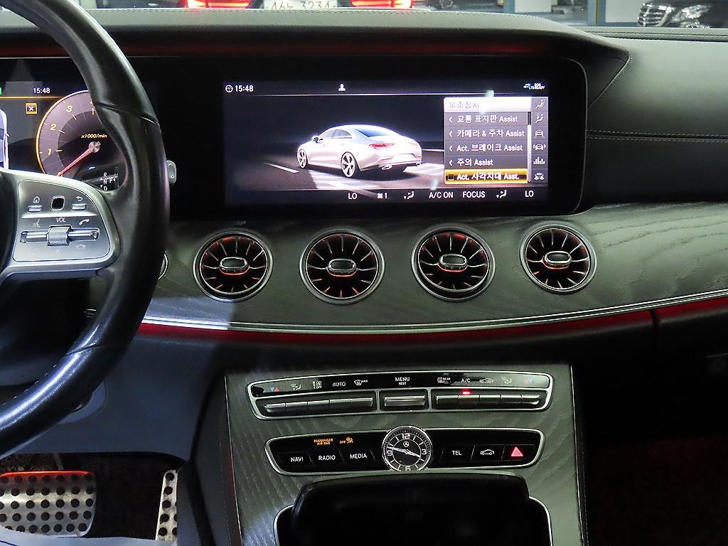 Mercedes-Benz CLS-Class — photo 11