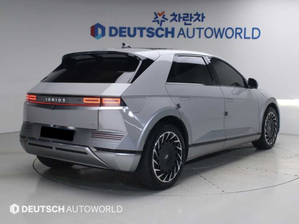 Hyundai Ioniq5 — photo 02
