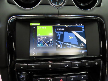 Jaguar XJ — photo 13